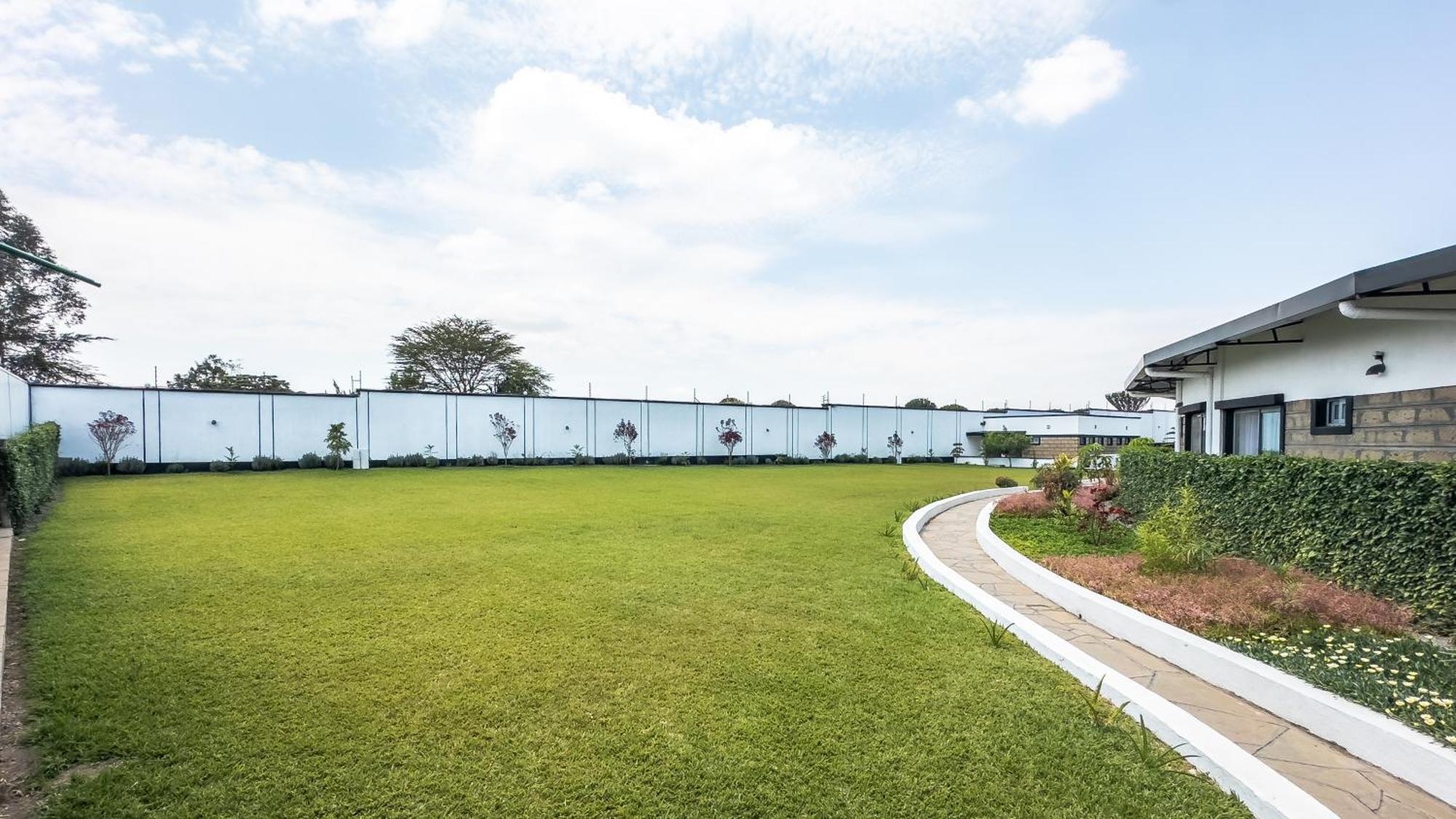 Avian Court Penthouse Aparthotel Naivasha Luaran gambar